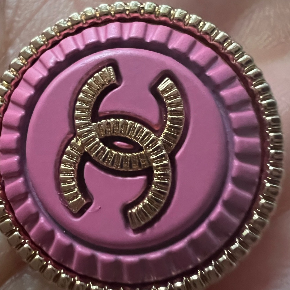 CC Style (Set of 6/23mm)FushiaEnamel🤩 GoldenAlloy/Shankback Buttons/beautiful